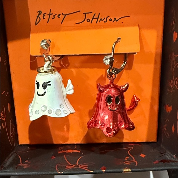 NWT Betsey Johnson Kids Red and White Ghost Earrings - Picture 1 of 4